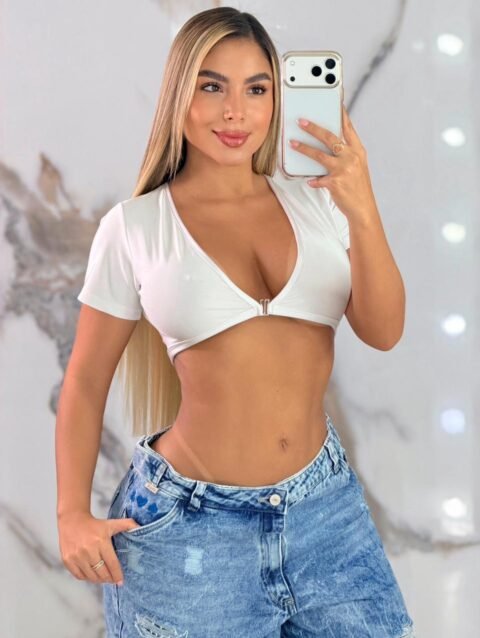 Top Karoline manga corta